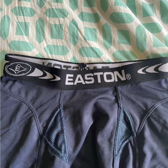 Easton Women’s Softball Extra Protection Sliding Shorts - navy blue - size L - Picture 2 of 5
